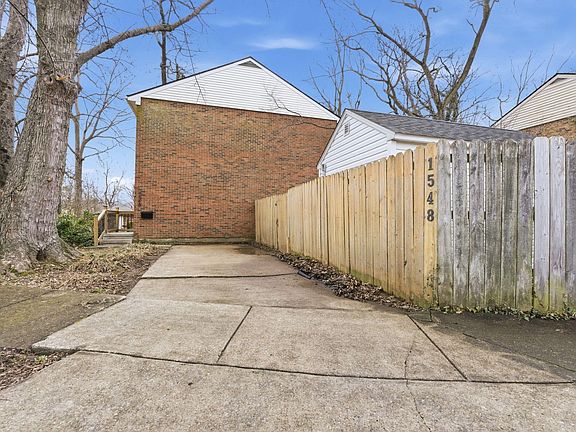 5th image of 1548 Deer Lake Dr