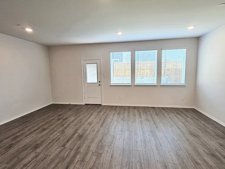 213 Arbor Dr — Photo 11