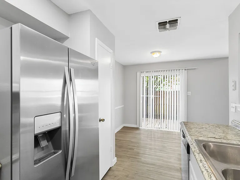 6710 Windsor Holw — Photo 10