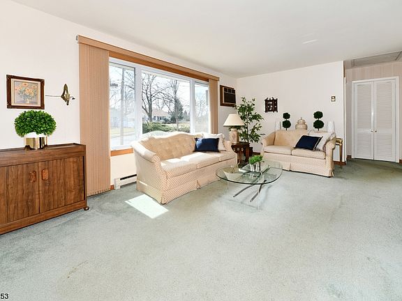 5th image of 601 Fermery Dr