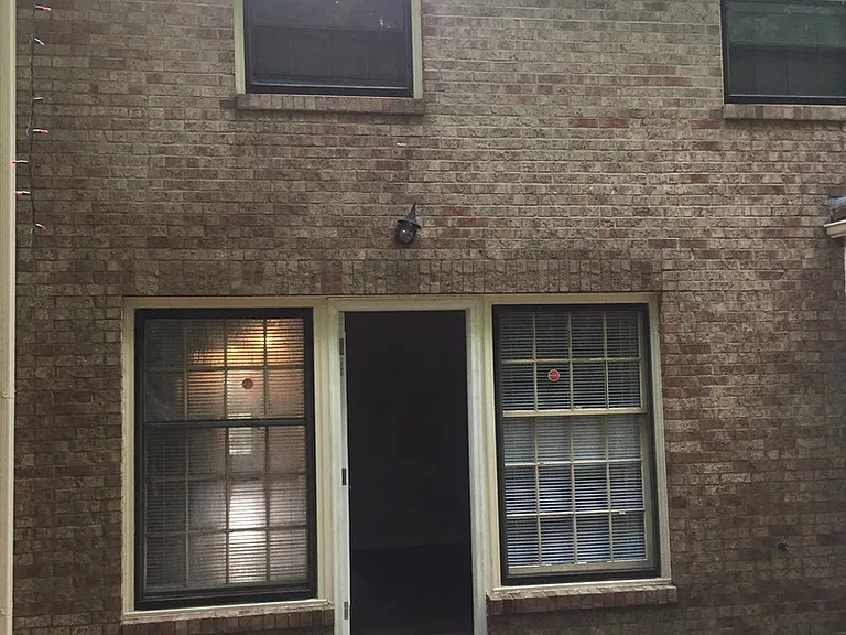 815 Seabury Ct — Photo 33