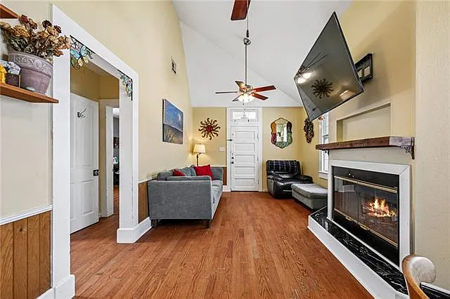 527 Grefer Ave — Photo 6