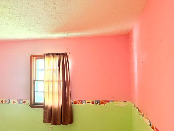 4th image of 26018 Benton Way