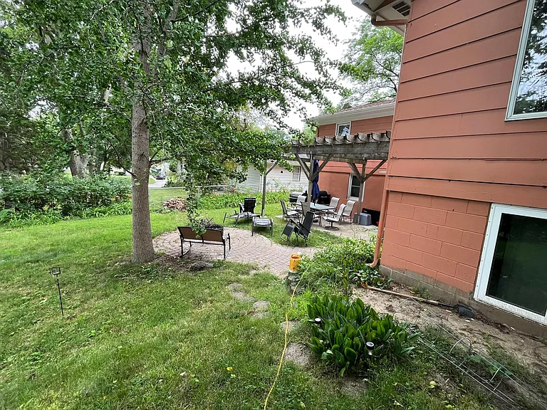 1408 Linden Dr — Photo 4