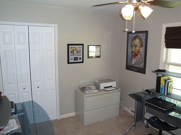 bedroom 3/office