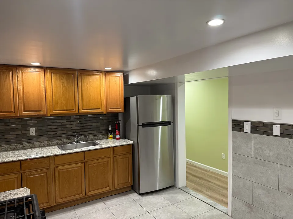 349 Warwick Ave #1