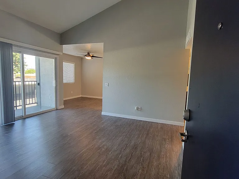 West Fifth Apartments — Photo 145