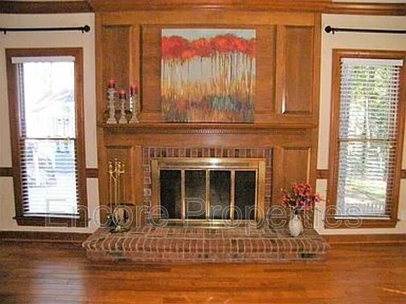 2nd image of 106 Whispering Pines Ct