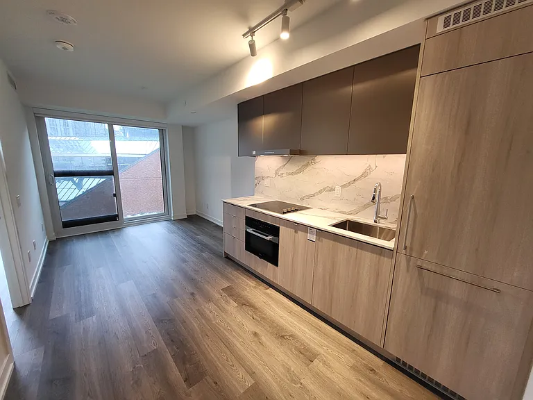 771 Yonge St — Photo 29