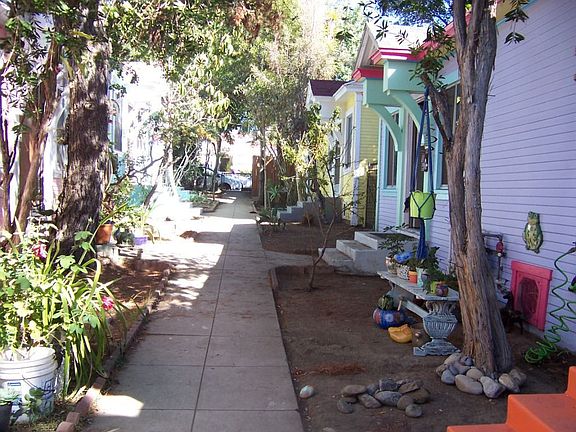5th image of 1411 N Alexandria Ave