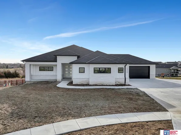 5958 Opus Cir, Lincoln, NE 68526