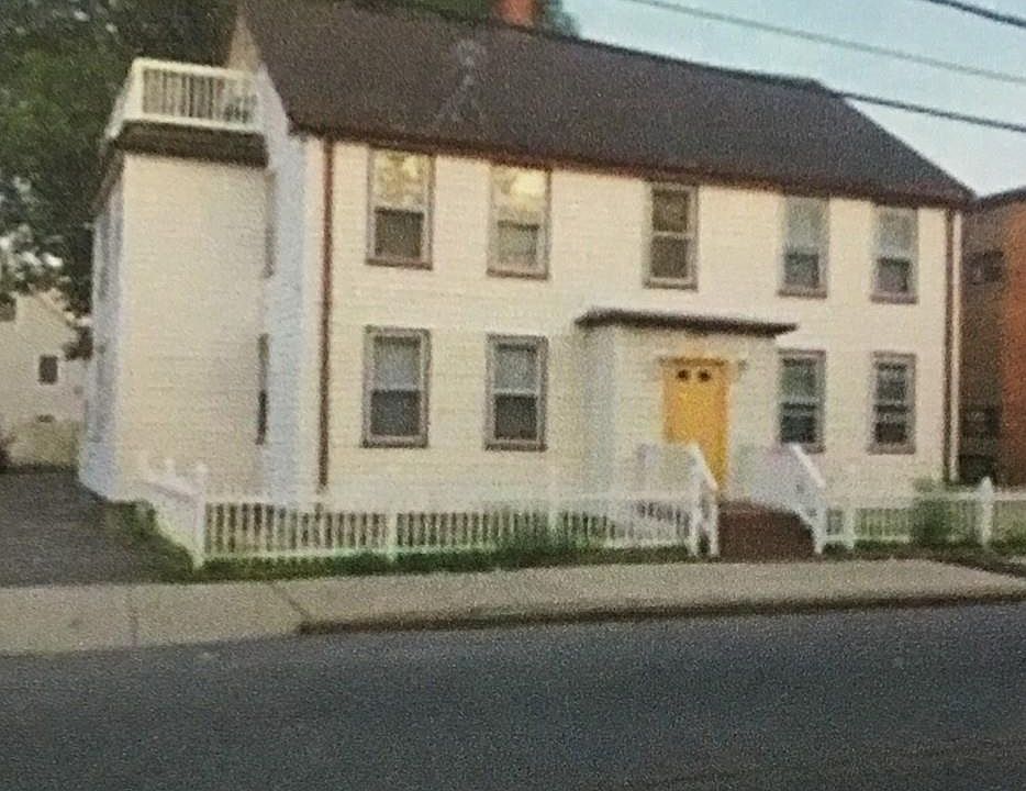 1st image of 252 Essex St APT 2
