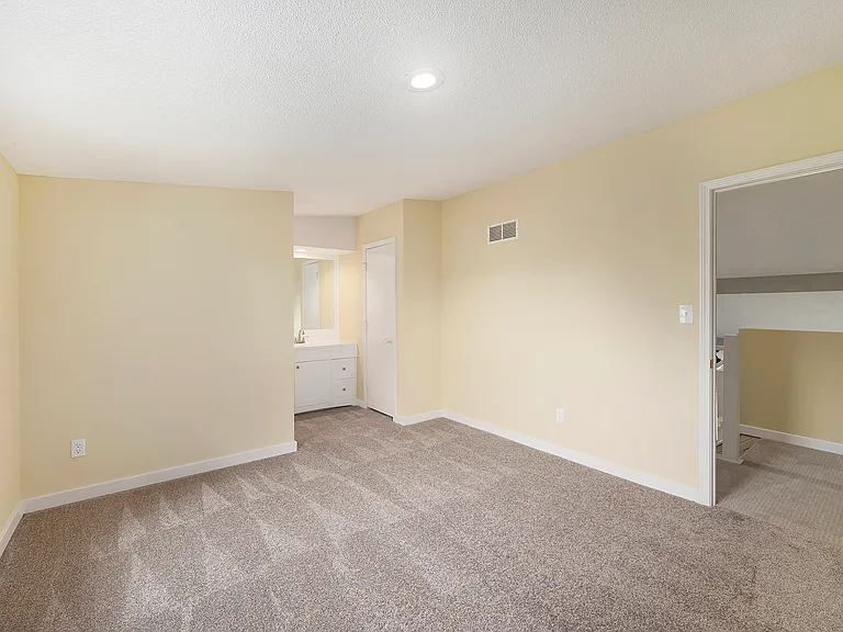 8207 Webster Ave #7 — Photo 6