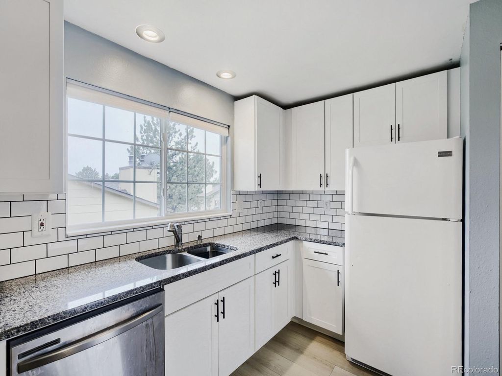 124 W 47th Place
