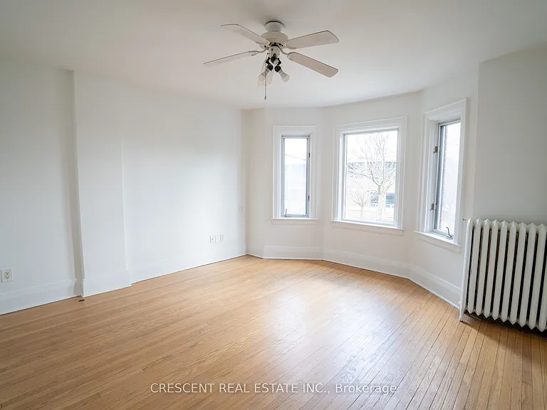 520 Prince Edward Dr N #MAIN — Photo 4