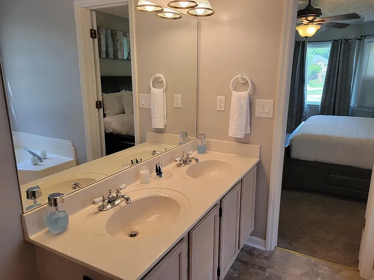 1356 Velvet Creek Gln SW — Photo 37