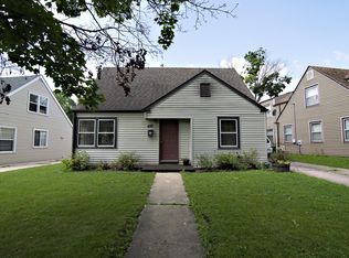 420 Sunset Dr, Elgin, IL 60123