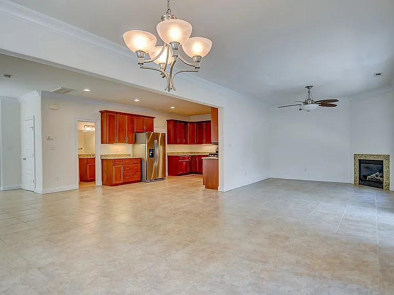 2224 W Berrie Cir — Photo 17