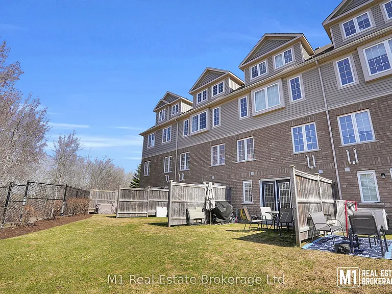 15 Carere Cres #46B — Photo 32