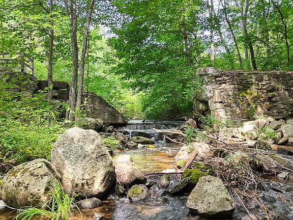 4th image of 20 Mill Stream Road