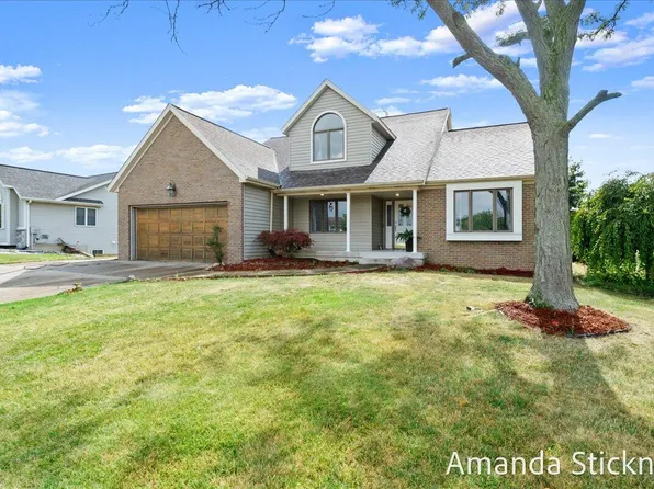 6751 Vantage Dr SE, Caledonia, MI 49316