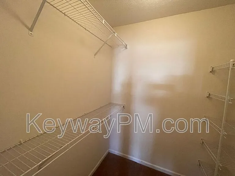 208 Satomi Way — Photo 11