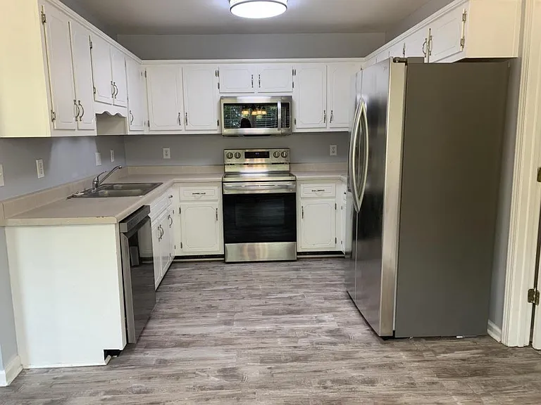 689 Artic Ave — Photo 19