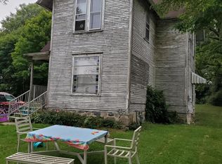 211 W Maple St, Camden, MI 49232