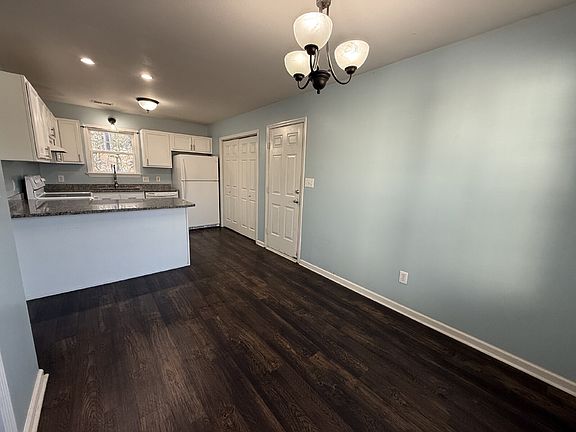 4th image of 106 Skipping Stone Ln