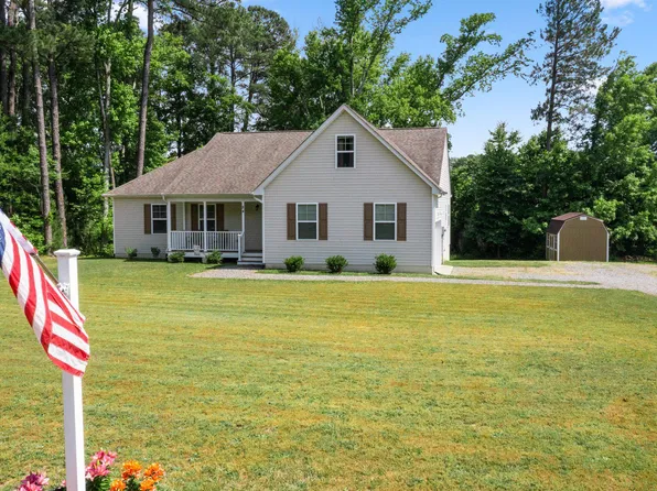 84 Cove Ln, Montross, VA 22520