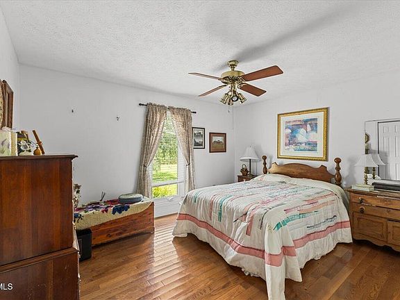 35th image of 628 Christian Bend Rd
