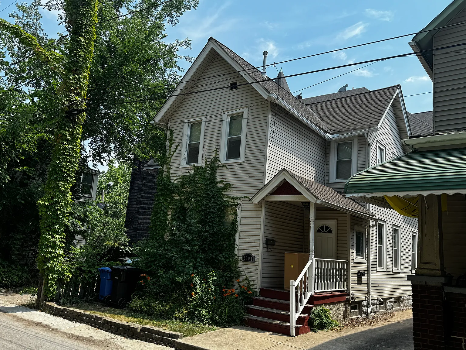 2 bed, 850 sqft, $1,350 — Photo 2