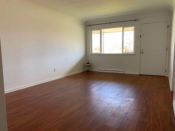 4th image of 909 35th Avenue Ct