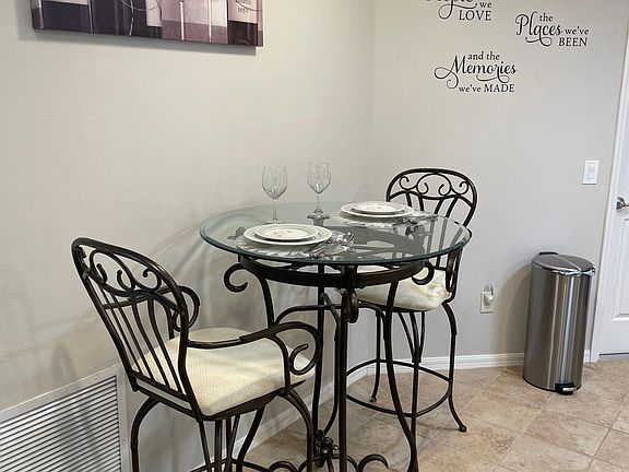 4th image of 1059 Burnettown Pl