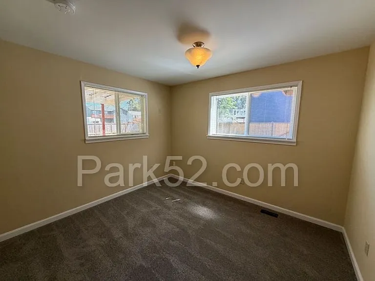 5502 27th St NE — Photo 9