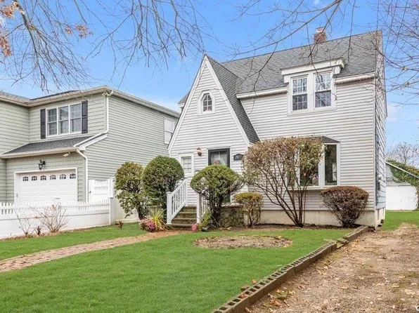 2857 Natta Boulevard, Bellmore, NY 11710
