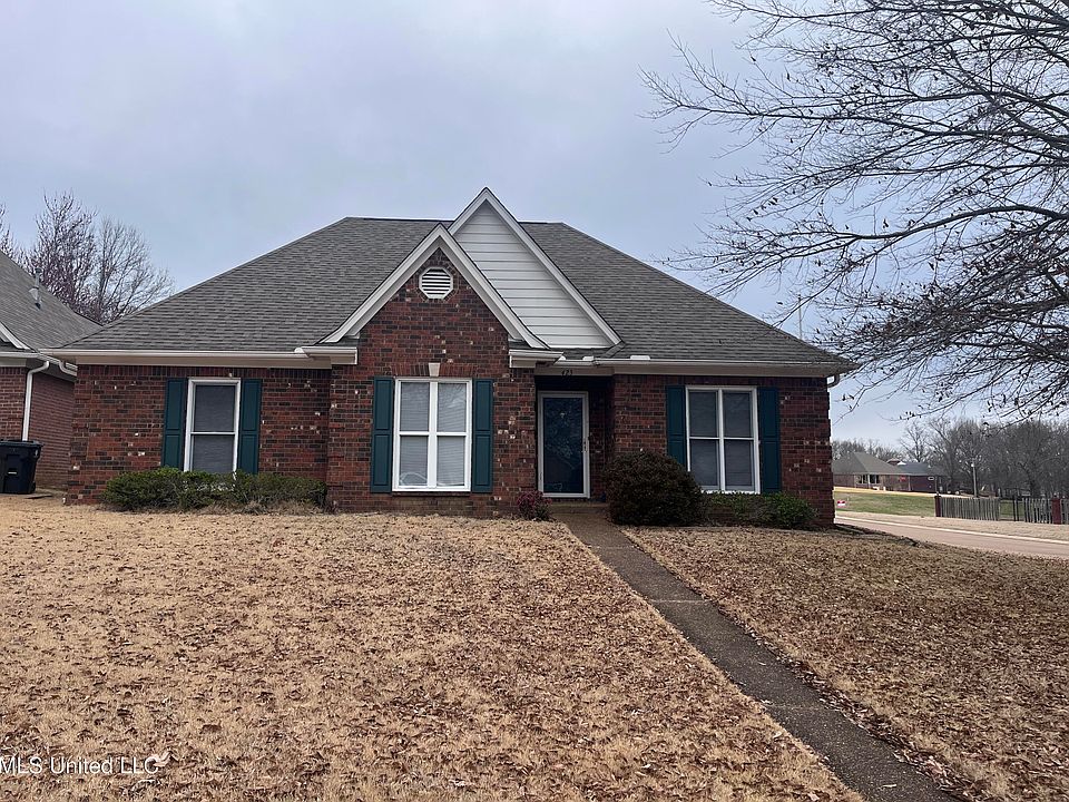 1st image of 423 Fairway Oaks Dr