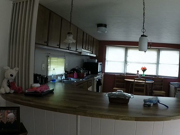 3rd image of 1068 Sunflower Ln