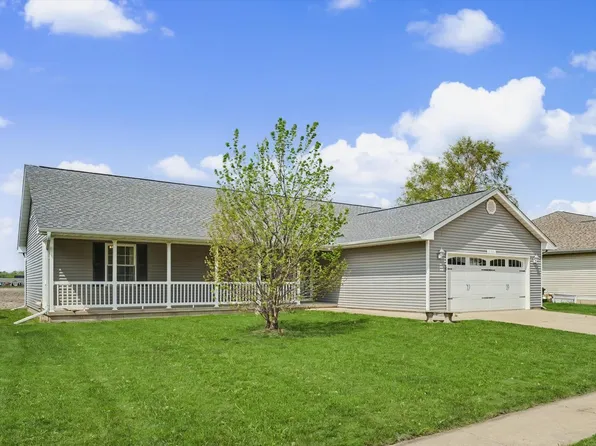 2705 Fieldcrest Dr, Urbana, IL 61802