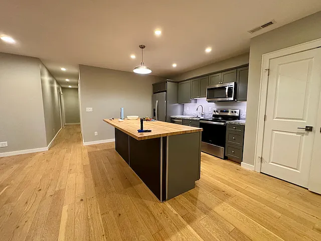 411 Patrick Henry Dr — Photo 15
