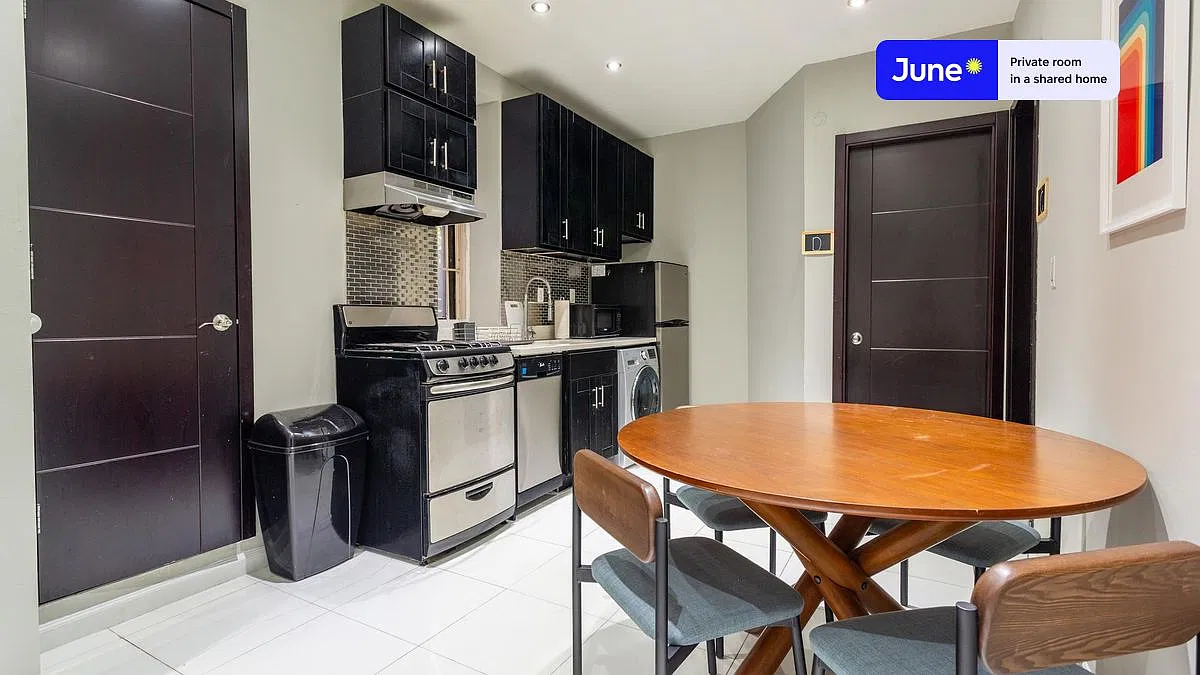 Full bedroom in 4 bed/1.5 bath home in Upper West Side #1580 D — Photo 4