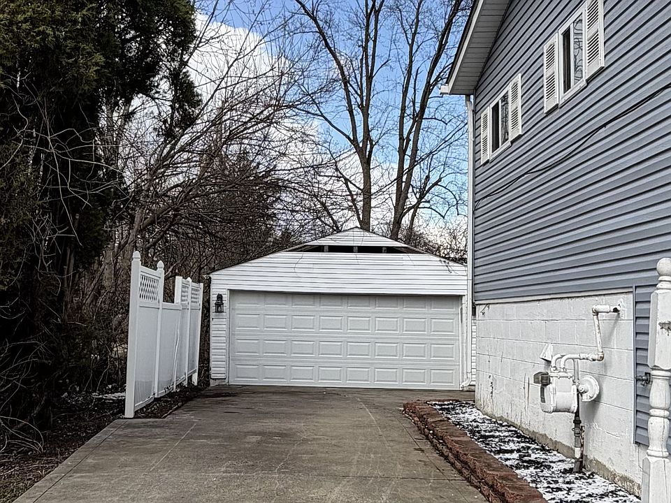 1st image of 2878 Manola Dr