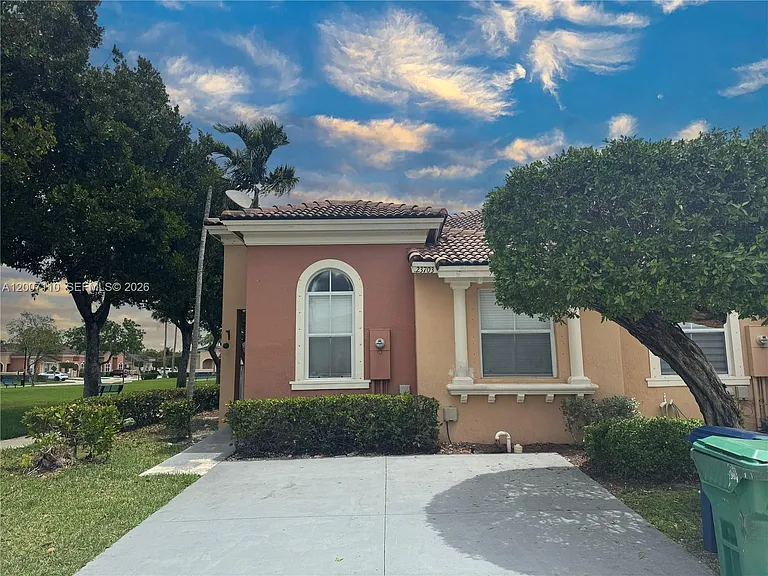23703 SW 110th Pl #23703 — Photo 32