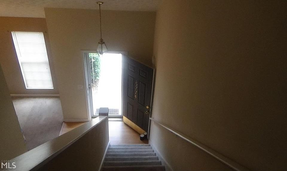 2nd image of 5774 Strathmoor Manor Cir