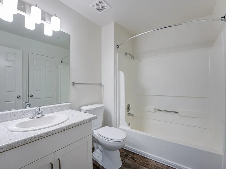 Howard Gilmore Terrace - Military Housing — Photo 15