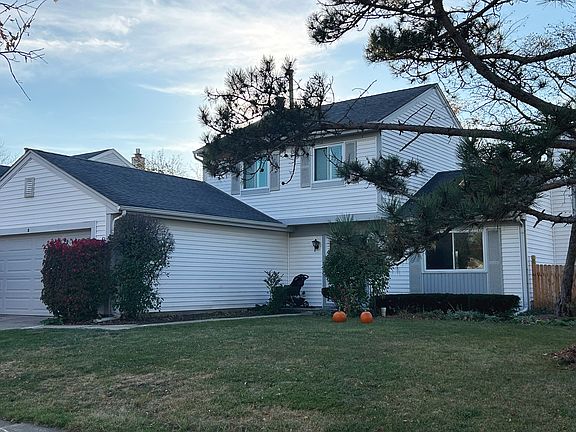 2nd image of 8 S Aspen Dr