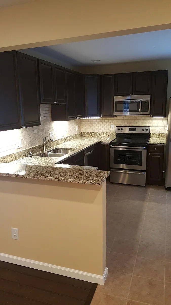 Building Photo - 415 Eldridge Ave #2