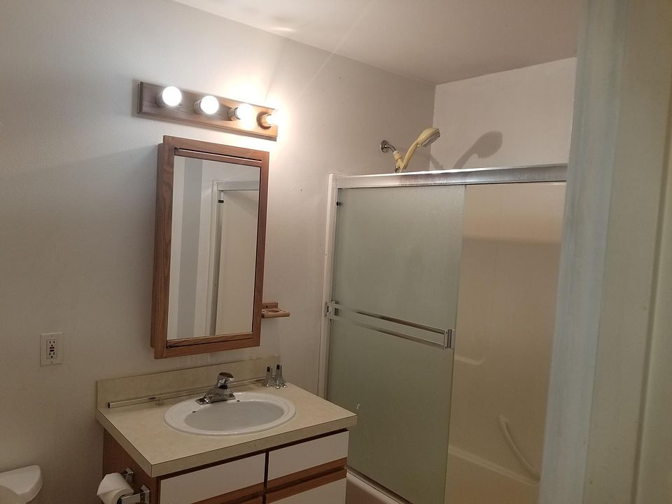 2nd image of 247 N Fir St #101