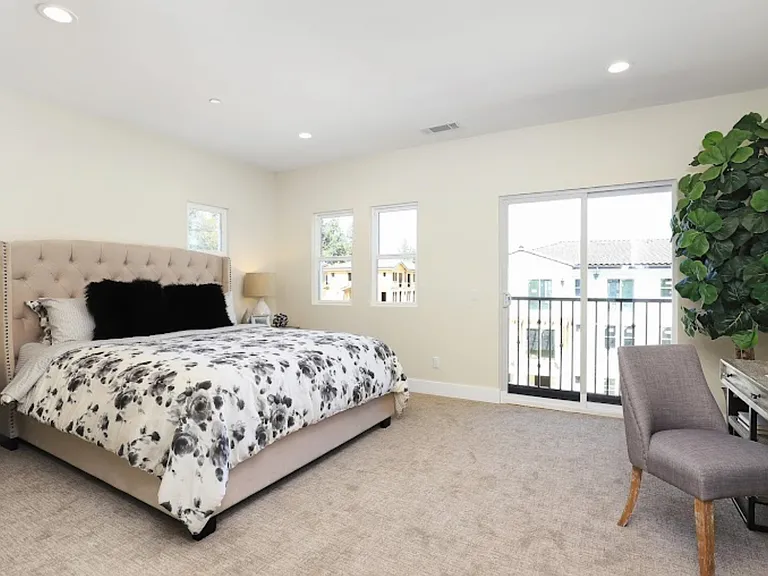 8 Sahalee Way — Photo 1