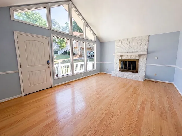 1106 Westridge Cir — Photo 2